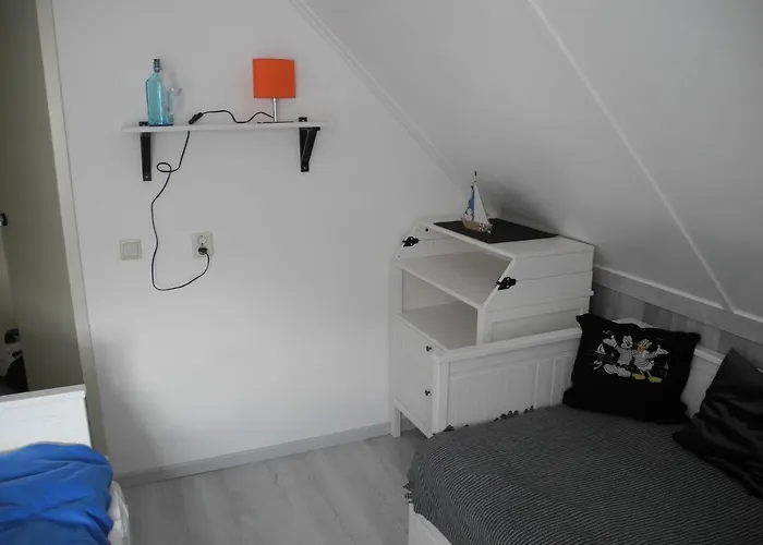 Perle Am Ijsselmeer Mit Eigenem Tretboot Vakantiehuis Medemblik