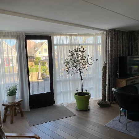 Perle Am Ijsselmeer Mit Eigenem Tretboot * Медемблик