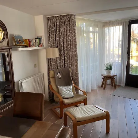 Feriehus Perle Am Ijsselmeer Mit Eigenem Tretboot