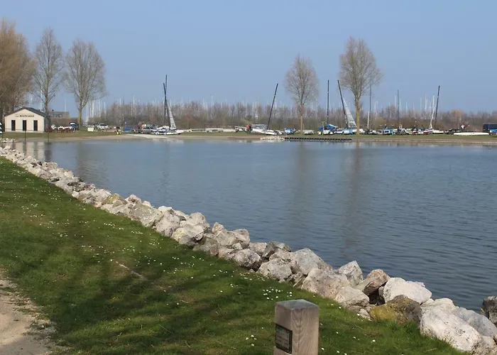 Perle Am Ijsselmeer Mit Eigenem Tretboot * Medemblik
